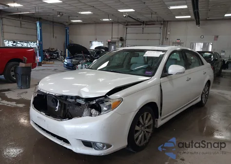 2011 Toyota Avalon Limited z USA, uszkodzony, nr VIN 4T1BK3DB5BU381125